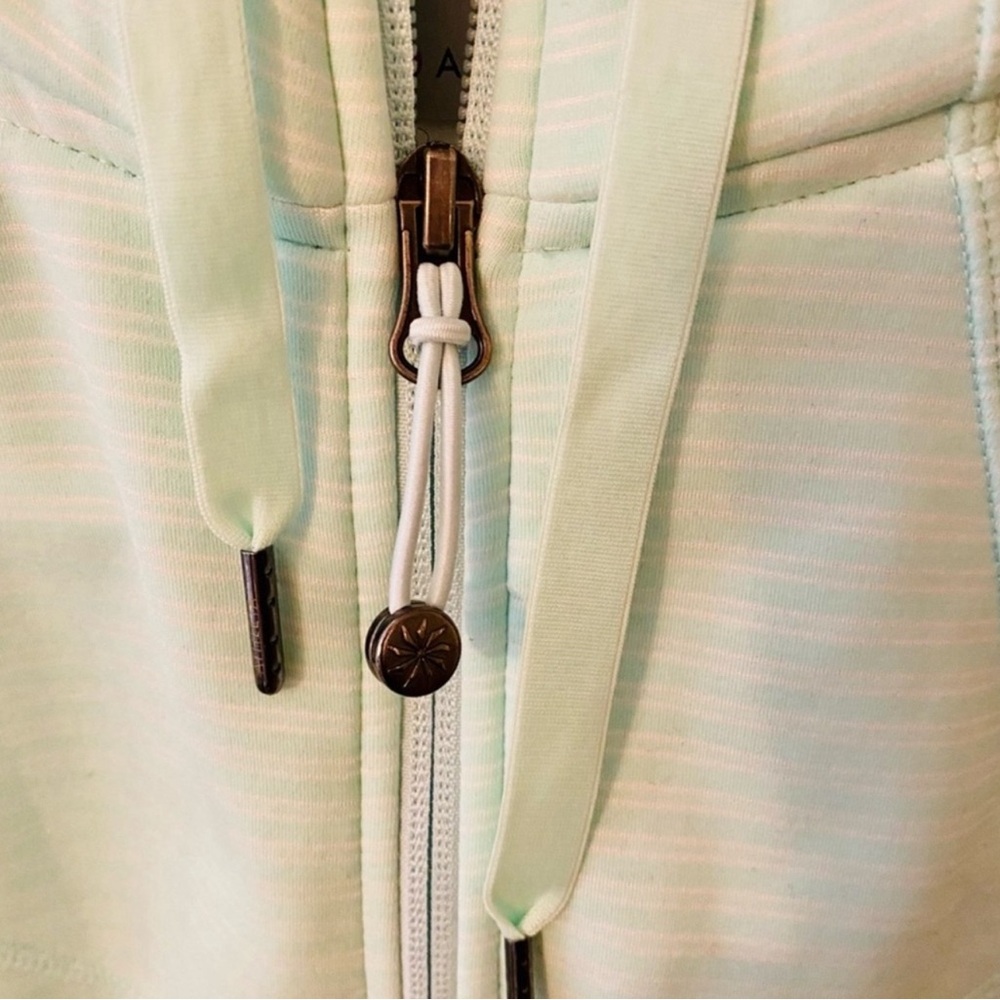 Athleta workout jacket - image 7